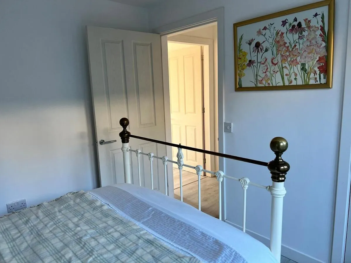 Self-Contained Ground Level Cottage With Hill View Edinburgh 0*,