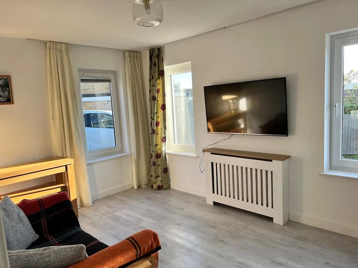 Self-Contained Ground Level Cottage With Hill View Edinburgh 0*,